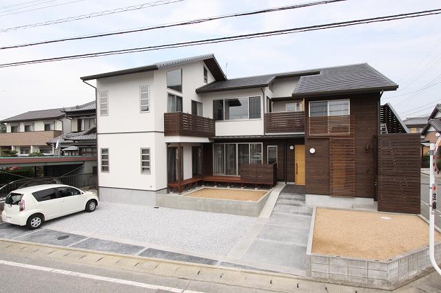 二世帯住宅外観